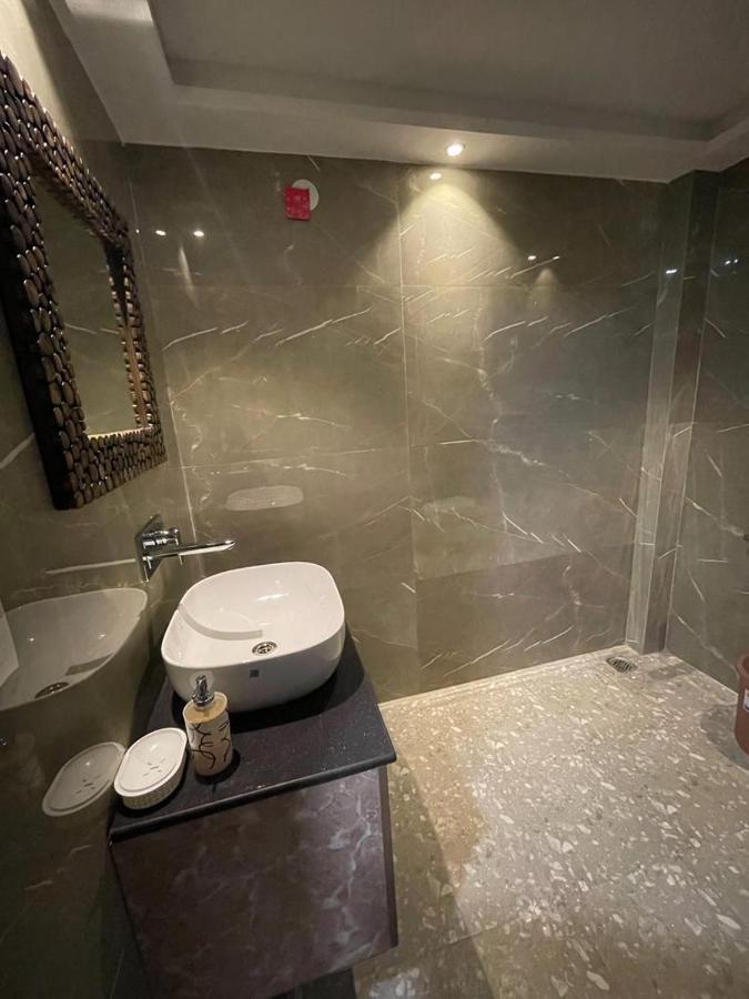 Flxho Uno - Serviced Apartment & Rooms - Golf Course Road Gurgaon Buitenkant foto