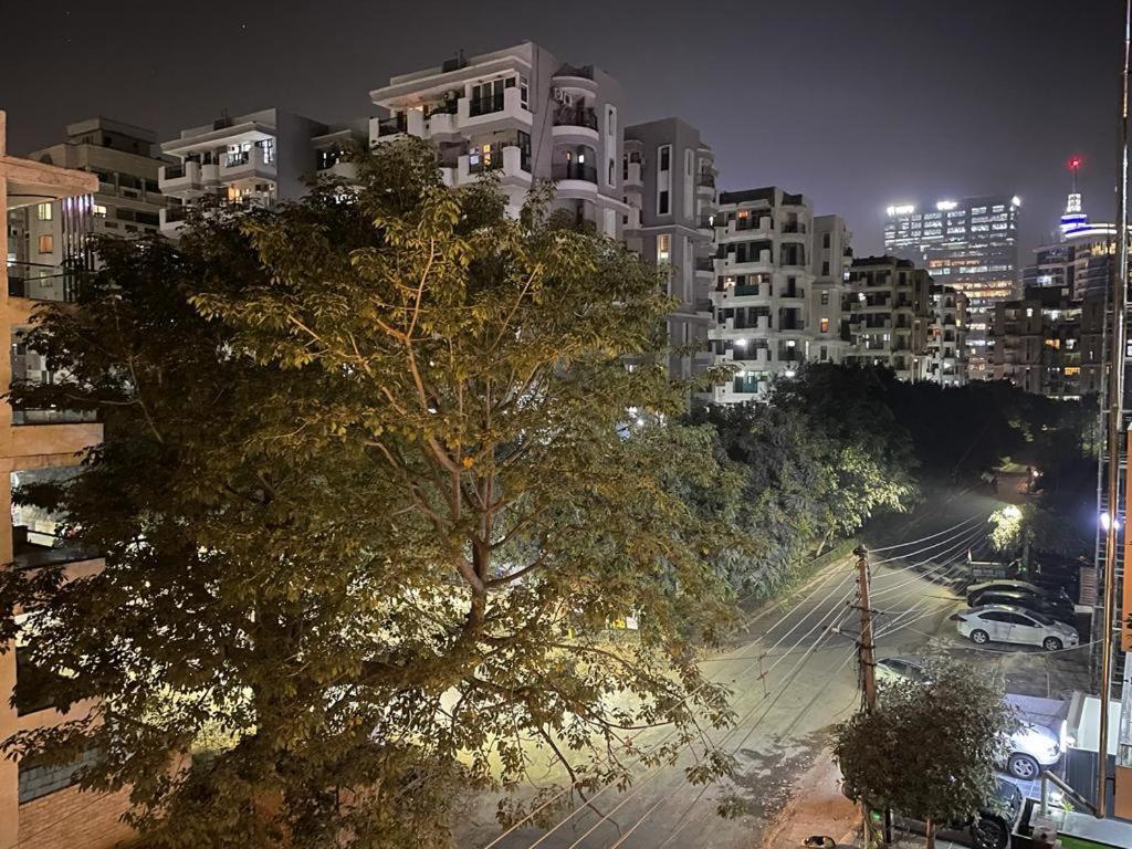 Flxho Uno - Serviced Apartment & Rooms - Golf Course Road Gurgaon Buitenkant foto