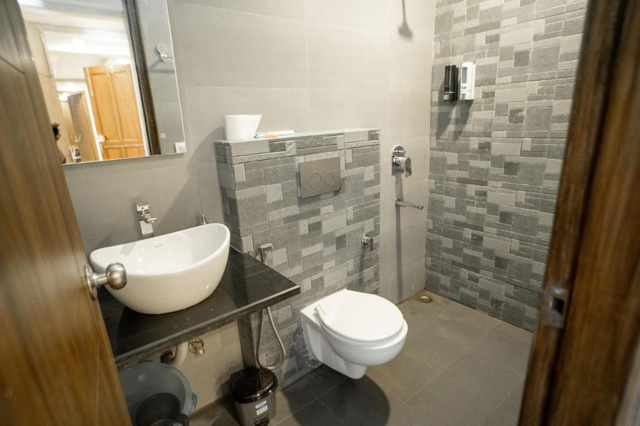 Flxho Uno - Serviced Apartment & Rooms - Golf Course Road Gurgaon Buitenkant foto